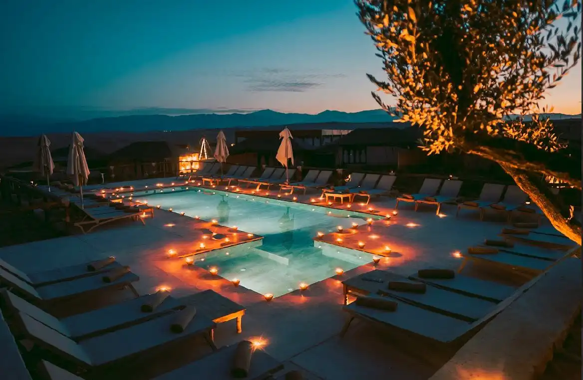 pool and dinner show agafay