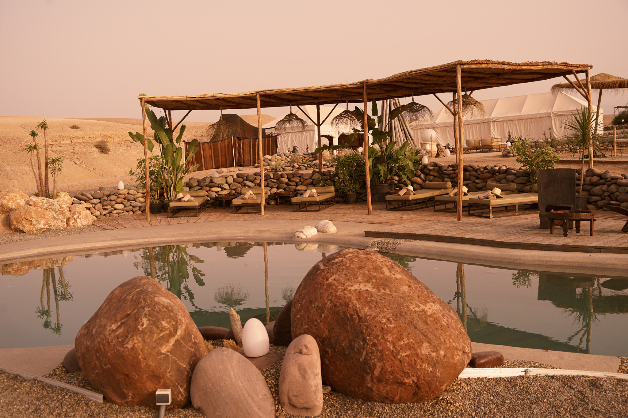 Best luxury resorts near Agafay Desert